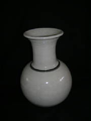 white_vase.jpg